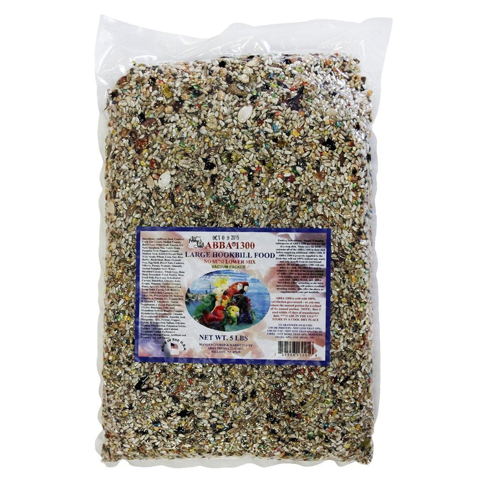 ABBA 1300 Large Hookbill Bird Food bag—vacuum-packed freshness supports daily feeding.