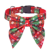ADOGGYGO collar navidad con moño rojo, ideal para lucir festivo en el perro.