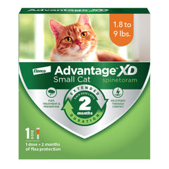 Advantage XD neck-spot-on application on a small cat, easy to use.
