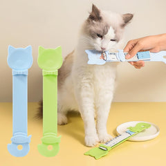 AionneWie cat treat spoons long-handle design for comfortable one-handed feeding
