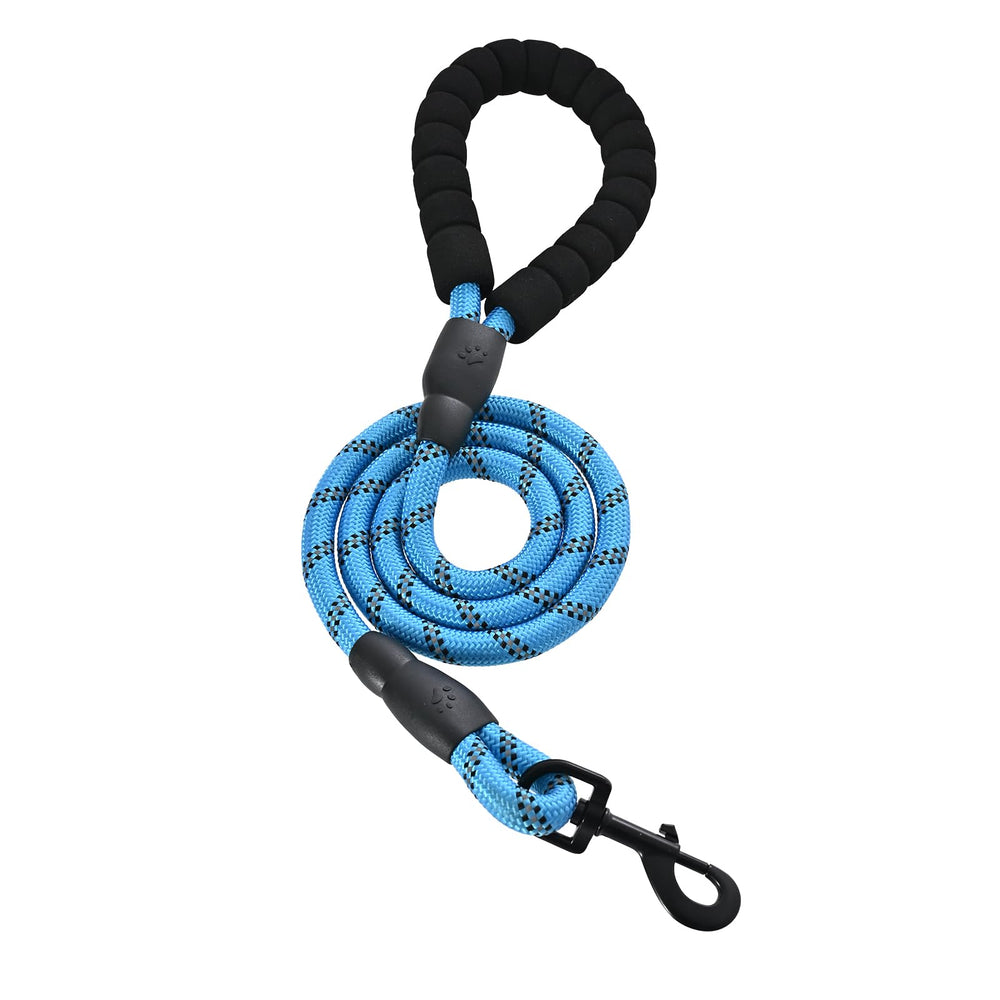Amazon Basics round dog leash blue closeup shows durable rope for daily walks