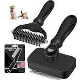Augwind self-cleaning slicker brush gliding through fur for gentle detangling.
