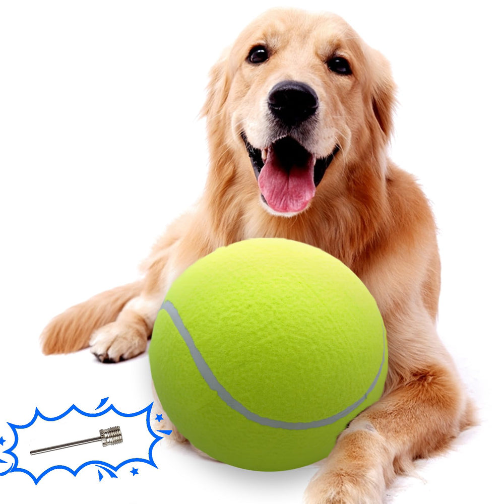 Banfeng large dog tennis ball 9.5 inch close-up shows natural rubber and felt for safe play.