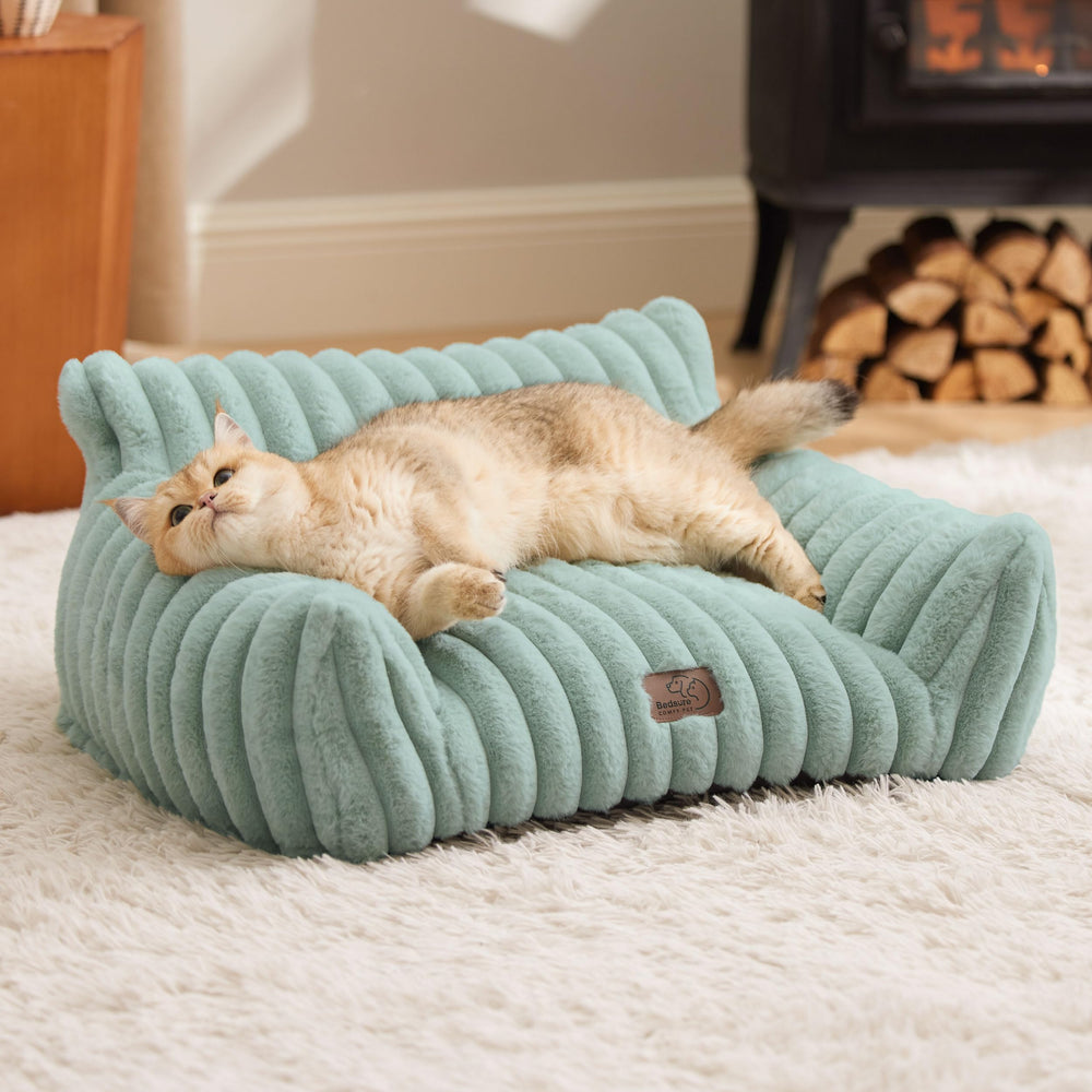 Bedsure Cute Cat Couch side view demonstrates three‑sided support for restful naps.