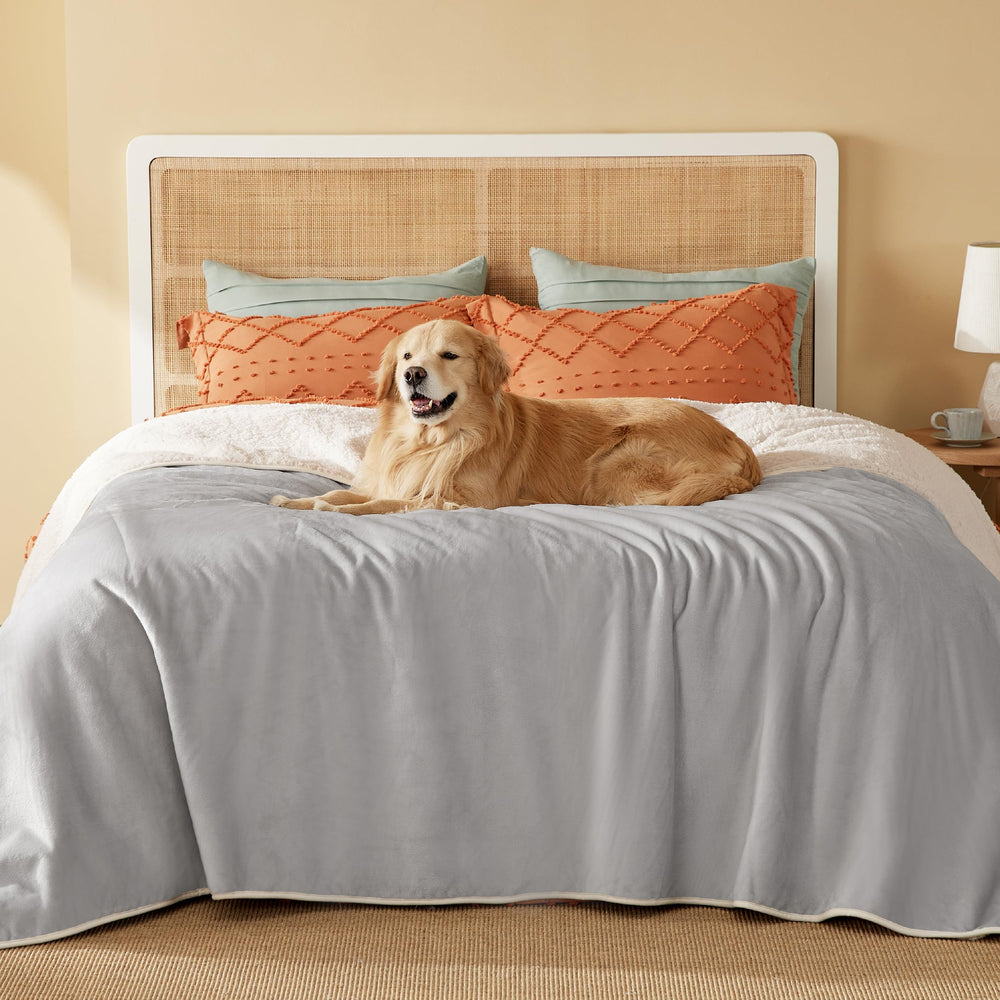 Bedsure waterproof-blanket-bed-sherpa closeup highlighting warmth.