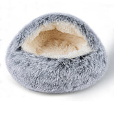BELEEWILWON shell-shaped bed for secure, cozy lounging.