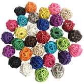 Benvo rattan balls 3cm multi-colored close-up, ideal bird chew and play.