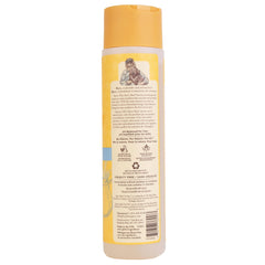 Burt's Bees for Pets Tearless Kitten Shampoo easy-rinse formula demonstrated during bath