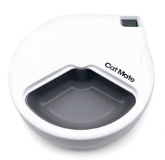 Cat Mate C300 digital timer display enables precise meal scheduling.
