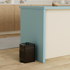 CEROELDA stainless steel outer showcases durable, fingerprint resistant finish.