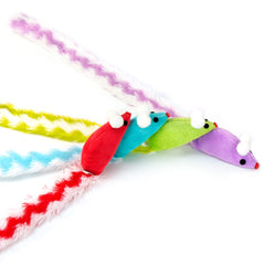 CHIWAVA mice toy close-up shows rustle tail for extra excitement.