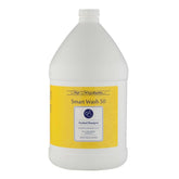 Chris Christensen SmartWash50 bottle illustrating easy dilution for large grooming sessions.