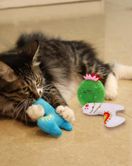 CiyvoLyeen cactus catnip toy 4.8in with flower accent enhancing visual appeal during play.