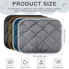 Clysee self-heating pet mat close-up shows body-heat reflection for extra warmth.