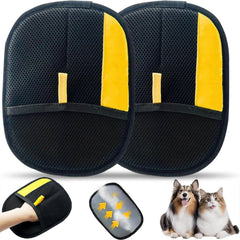 Comasua Pet Hair Remover Glove close-up demonstrates static removal on fabric for clothes
