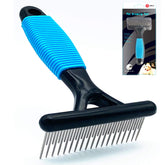 DSKRUI undercoat rake ergonomic handle closeup for a comfortable grooming grip.