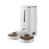 ELECOM automatic pet feeder front view showing 4L capacity for convenient daily meals.