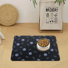 EP Jeans pet mat under water bowl with non-slip grip for stable feeding.