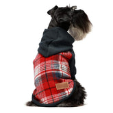 Sudadera Fitwarm para perro tartán en rojo y azul, ideal para paseos diarios.