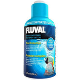 Fluval Water Conditioner bottle pour ensures safe tap water for a healthier aquarium