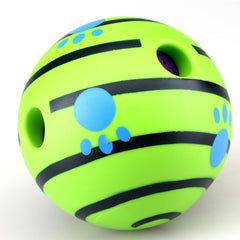 Friendly Pet Wobble Giggle Ball during-fetch showcases giggle sounds that amuse dogs.