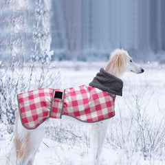 Geyecete reflective fabric detail boosts visibility during dusk walks.