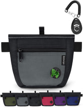 Gobeigo dog treat pouch magnet closure close-up for spill-free training on walks.