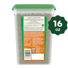 Greenies Feline Smartbites chicken treats close-up—tempting flavor for picky eaters.