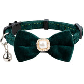 Gyapet Cat Collar green bow image highlights stylish detachable pearl bow for events.