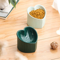 HCHLQLZ backflow-prevention bowl helps minimize spills and mess.