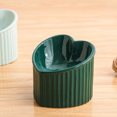 HCHLQLZ dishwasher and microwave safe cat bowl for easy care.