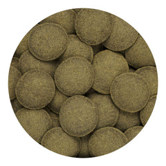 Hikari algae wafers in tank demonstrate non-clouding, stable water without dissolution.