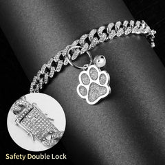 Hillban zirconia diamonds decorate the collar with eye-catching shine.