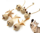 Honyge sisal mouse toy engages cat hunting instincts during play