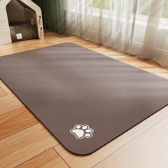 HotLive dog food mat close-up shows absorbent surface capturing water and concealing stains.