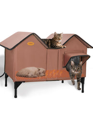 HXPLN heated outdoor cat house winter entrance shows weatherproof access for cold nights