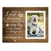 Itsoly memorial frame front view highlights handcrafted wood and 4x6 photo display for memory keeping