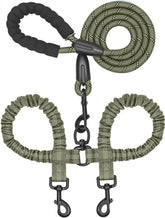 iYoShop Dual Dog Leash with 360° swivel enables tangle-free walks for two dogs.