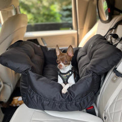 Jacko & Co Premium Dog Car Seat leash clip highlights built-in restraint.