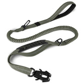 Joytale Tactical Dog Leash with frog-clip showing secure quick-release for strong pulls.