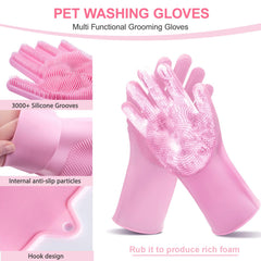 Kemodia adjustable-handle dog bath brush demonstrates comfortable grip during bath.