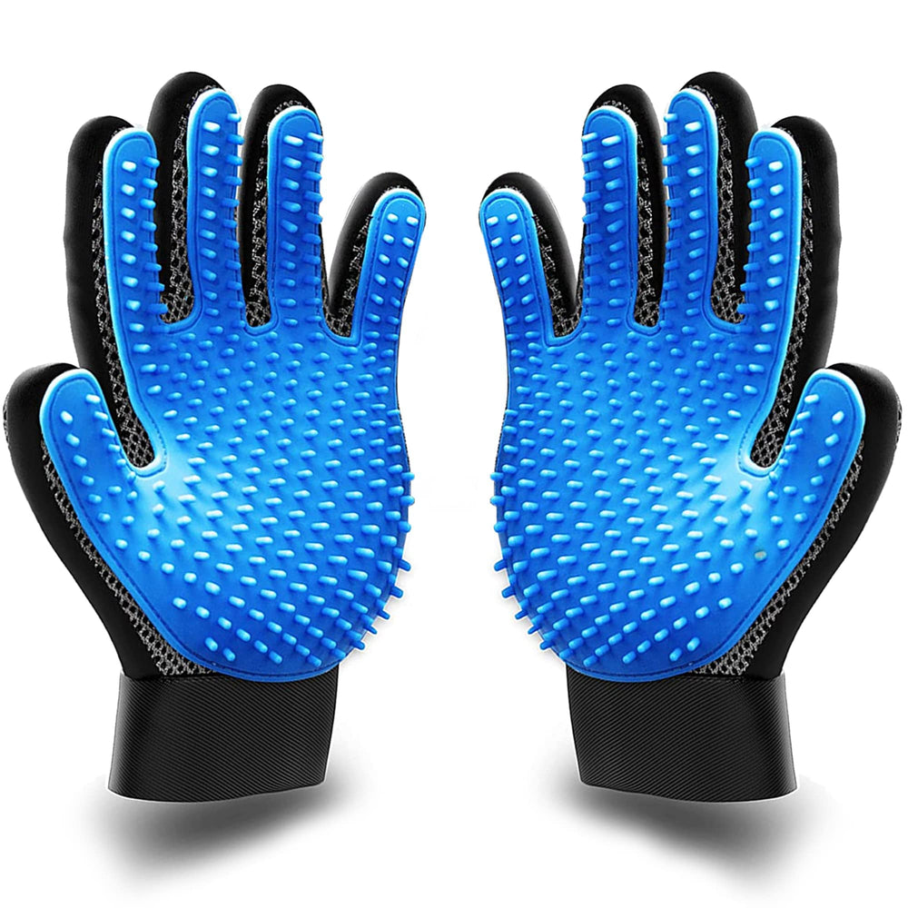 KENNELS & KATS grooming gloves close-up showing 260 tips for gentle detangling and shine.