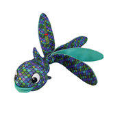 KONG Wubba Finz Blue Lg tug-action accentuates interactive play and strong dog engagement.