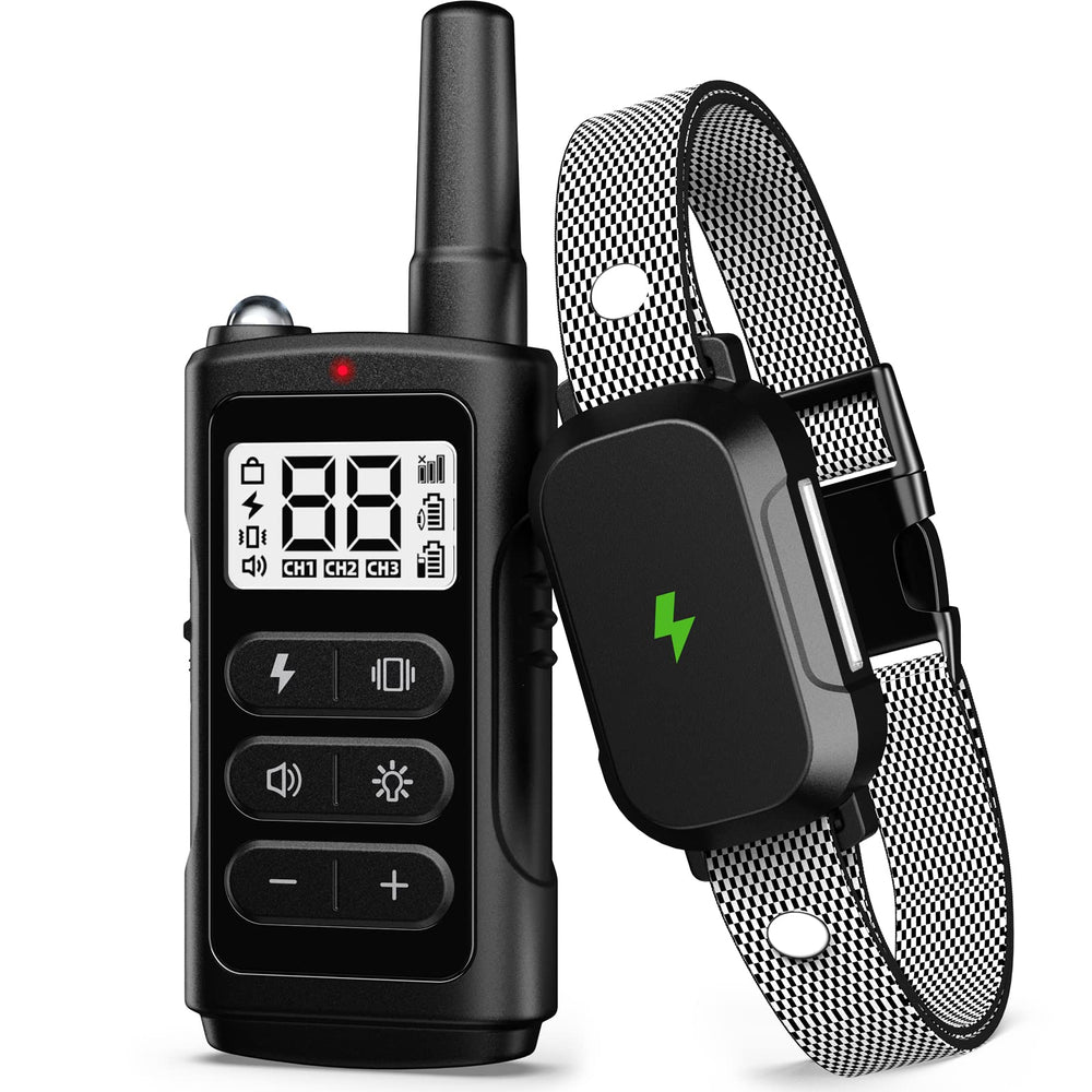 LeadGo dog training collar receiver demonstrates IPX7 durability for outdoor wear