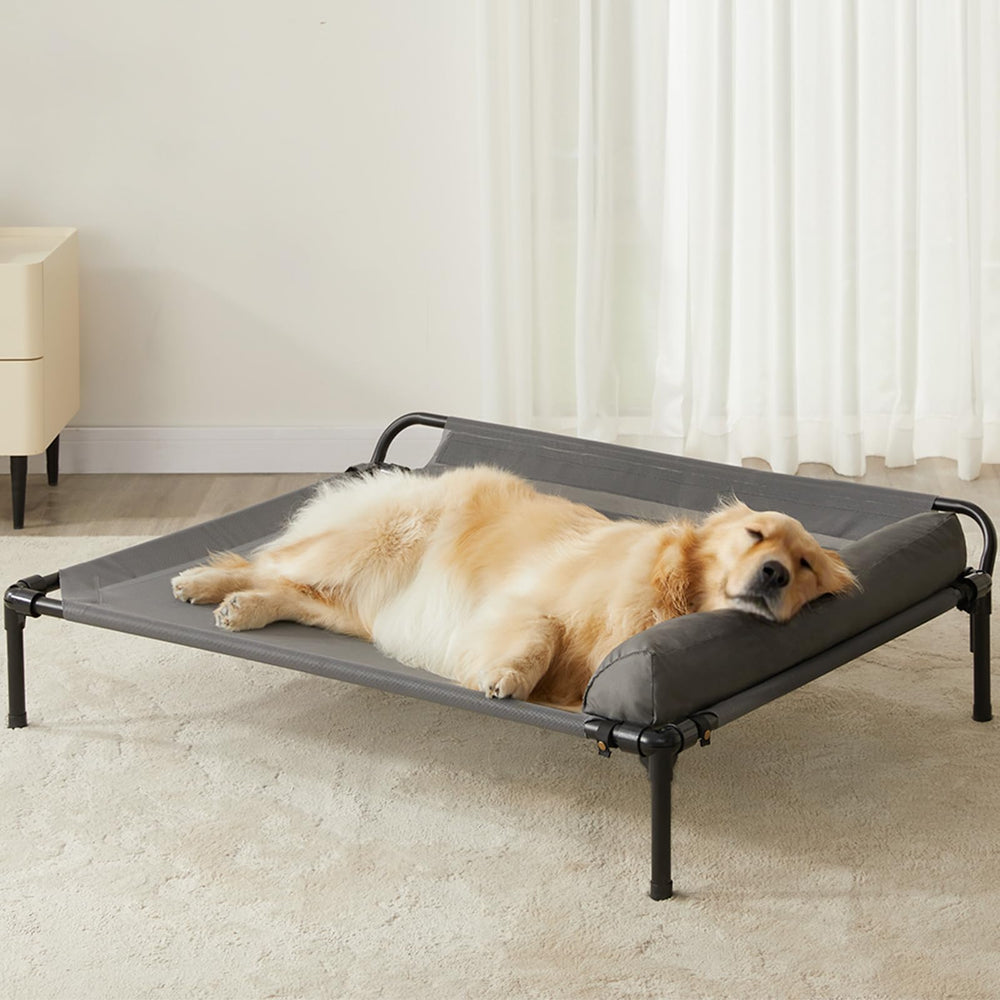 LEXTRO assembly view shows quick, one-person setup for outdoor-ready comfort.