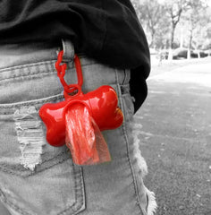 LIUSM dog bag dispenser with plastic clip attaches to bags or leash.