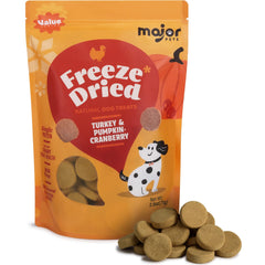 MAJOR PETS freeze-dried turkey-pumpkin-cranberry treat round close-up for protein-rich rewards