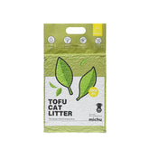 Michu Tofu Cat Litter bag closeup shows lightweight absorbent formula for long-lasting use.