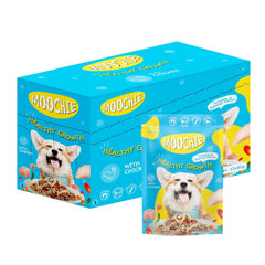 MOOCHIE Soft Puppy Wet Food real-chicken bowl serving supports healthy growth.