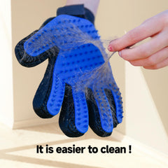 NVNAN pet washing glove blue during bath-time for even shampoo distribution.